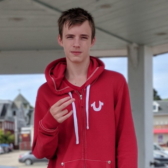 Meet your Posher, Chris - Picture 1 of 1